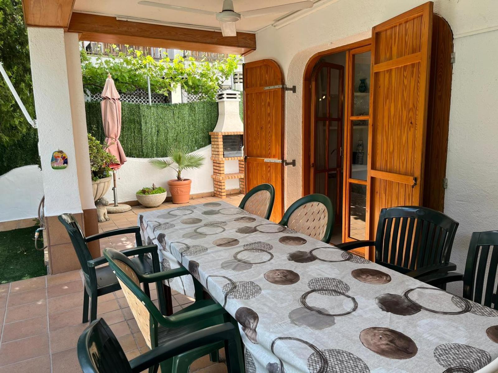 Villa Wonderful Beach House With 2 Pools Calafell Exterior foto